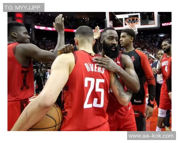 火箭全员积极备战快船训练照曝光KD专注状态引人关注